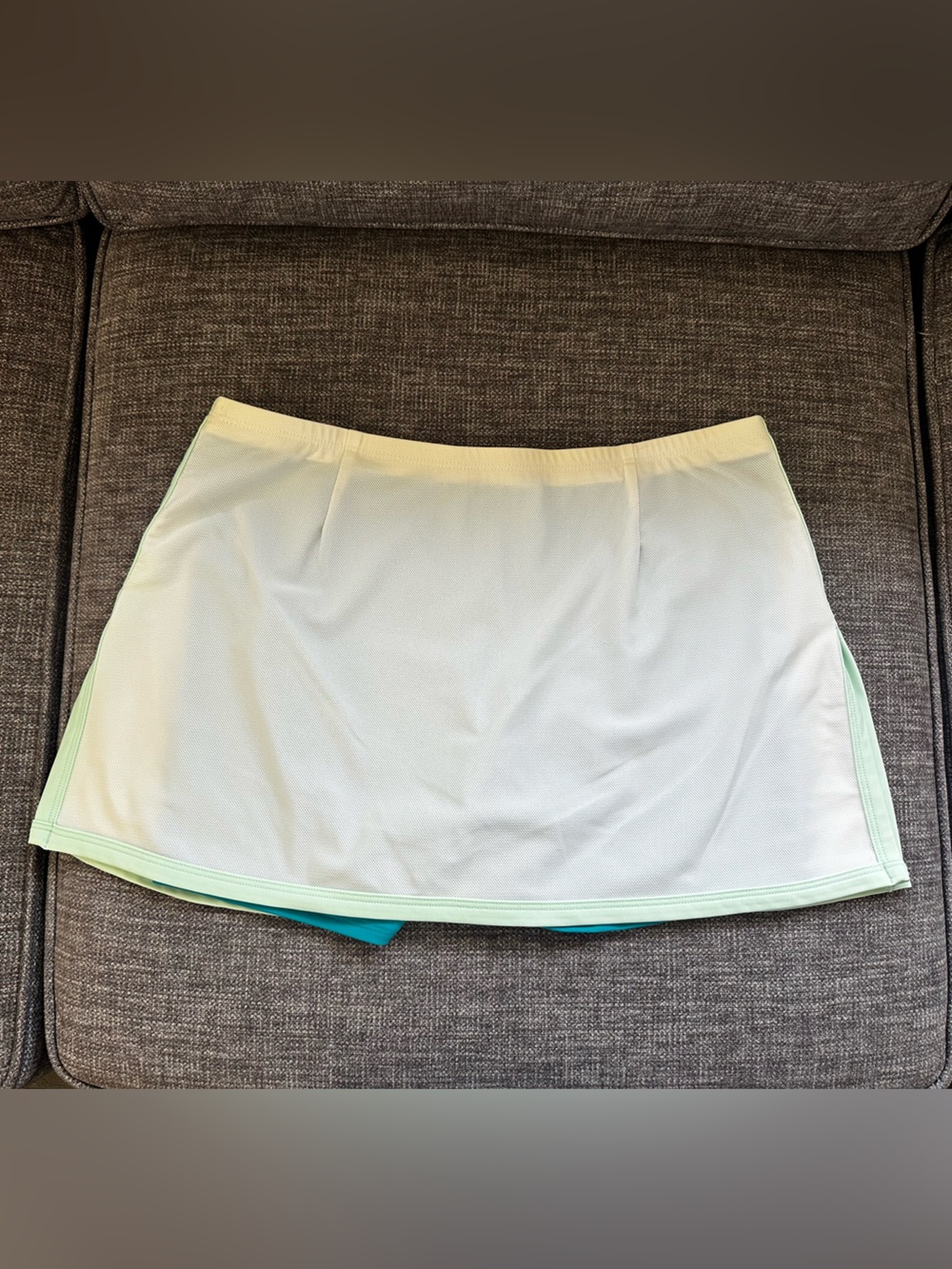White Mint-Trim Athletic Skort - Women’s M - Picture 3 of 5